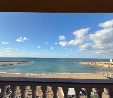 Al-Jumruk Apartment | Classic Seaview