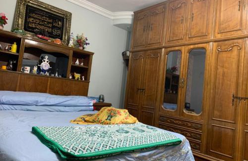 Pyramids Gardens House | Elegant Classic Egyptian-Style Room