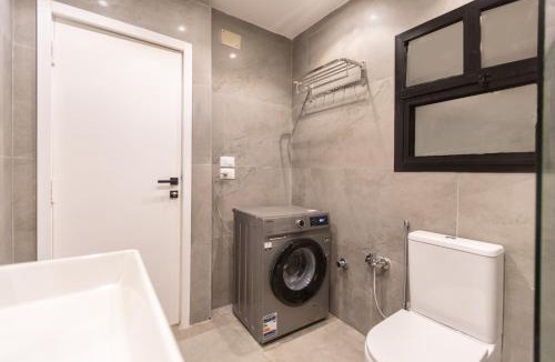 Cairo Apartment | Cairo Homes Luxury 4BR Apartment with Balcony & Nile View Maadi