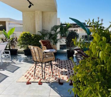 New Cairo Apartment | Penthouse w/Private Rooftop Pool & Lake Views