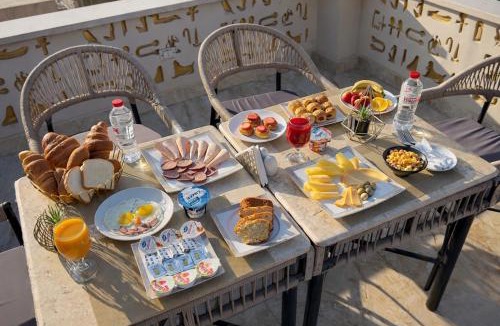 Kafrat al Jabal Hotel | Pyramids Palace View With Rooftop Access