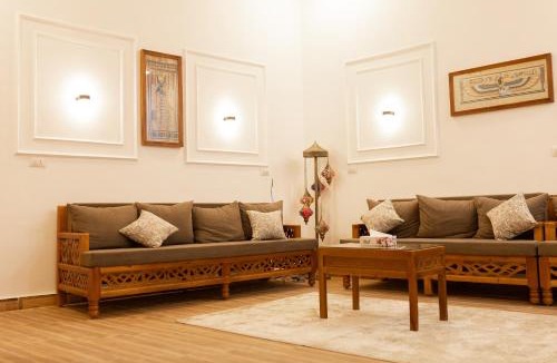 Luxor House | Horus Garden House