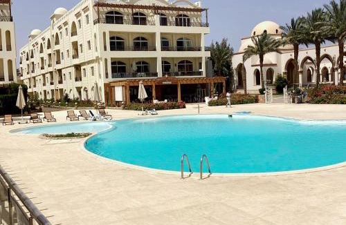 Sahl Hasheeh Apartment | Palm Beach Piazza Beachfront lovely Apartment