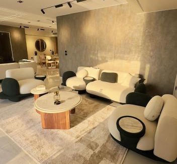 Cairo Apartment | Luxury 3 Master Bedrooms Nile& Pyramids open View