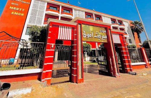 Akhmim Hotel | فندق ميريت امون سوهاج