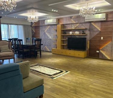 Al-Basatin Apartment | Modern Comfort in Degla View