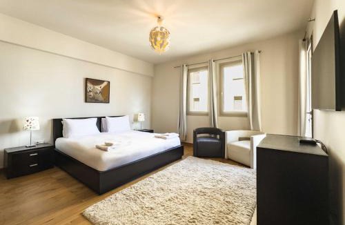Al-Khalifa Apartment | Sunny Hills 3 - Modern & Elegant Retreat