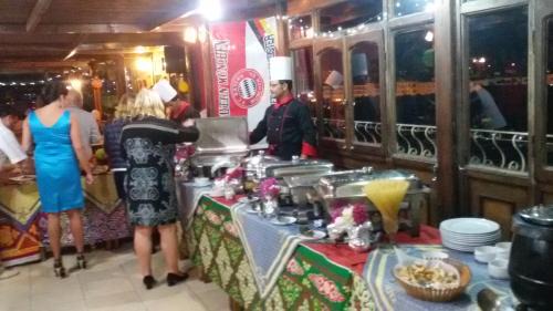 Sheraton Road -Sakkala Hostel | Golden Rose Hotel