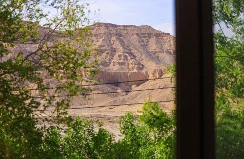 Luxor Apartment | calming valley