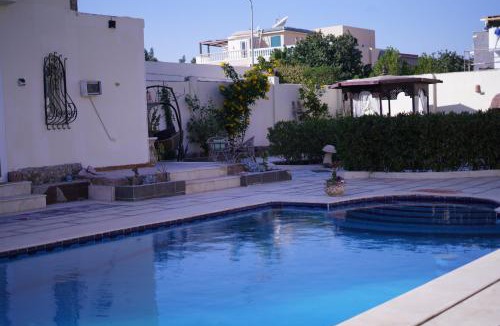Village Road Villa | Alis Villa