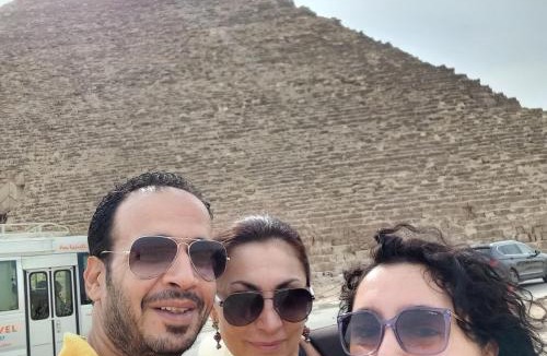 Al-'Umraniyah Hotel | Golden pyramids stone
