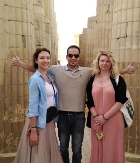 Al-'Umraniyah Hotel | Golden pyramids stone