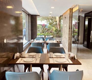 Heliopolis Apartment | Ocean Blue Studios