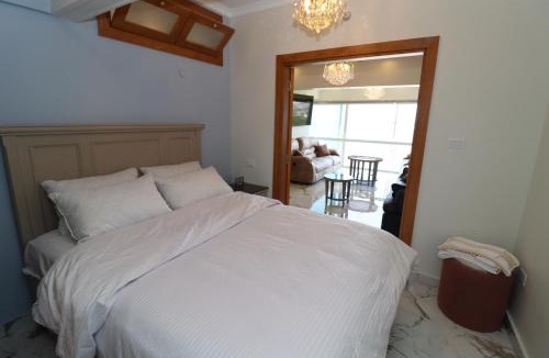 Al-Muntazah Apartment | Beach Luxury Mamoura Private Beach