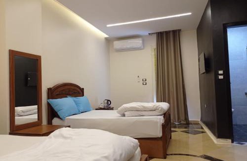 Giza Hotel | Royal Pyramids Inn