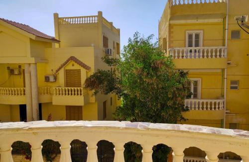 Dawwar Saqr Apartment | شاليه عايدة بيتش مكيف للعائلات فقط
