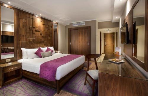 Al Duqqi Hotel | Pyramisa Suites Hotel Cairo