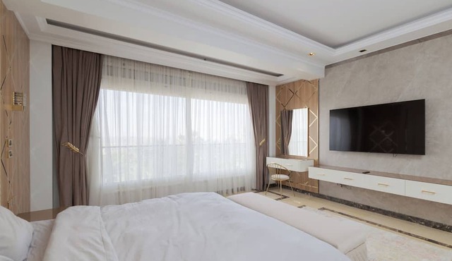 ALSAWAH Grand Palace at Sheikh Zayed - 6BR, Pool & Private Garden in 6th of October City