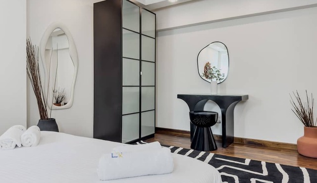 Xuru Stays I The 3bdr Avant-garde Residence 5 min to Airport