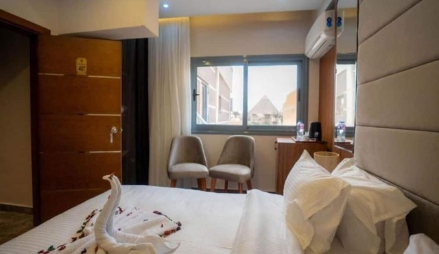 Pharaonic Pyramids Hotel in Giza