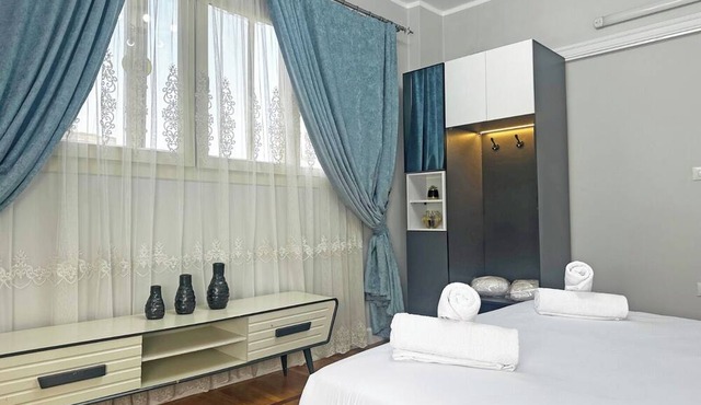 Two-bedroom apartment in Qasr El Nil district overlooking the Nile River