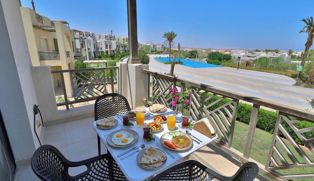 Seaview Villa, Pool, Bikes, Wi-Fi & Garden in Makadi Heights. Beach access in Hurghada