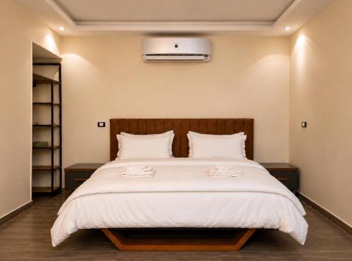 Pyramids Gardens 2bedroom apartment in ‘Ezbet `Abd el-Ḥamîd