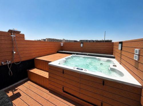 Big Family stays, Private Jacuzzi, Sleeps 10, Pool
