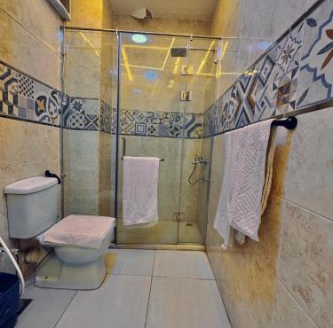 Pyramids hotel& free pick up