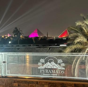 King pyramids Resort in Cairo