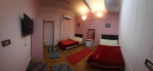 Grand happy hostel