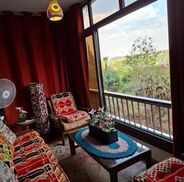 Unique apartment close to Cairo Airport with free pickup and dropoff airport shuttleشقة فاخرة تطل على مطار القاهرة الدولي مع توصيل مجاني من والى المطار 独特舒适的公寓 靠近开罗机场 提供免费机场接送服务 让您的旅程更加轻松便捷