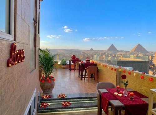 Horus Pyramids Horizon INN