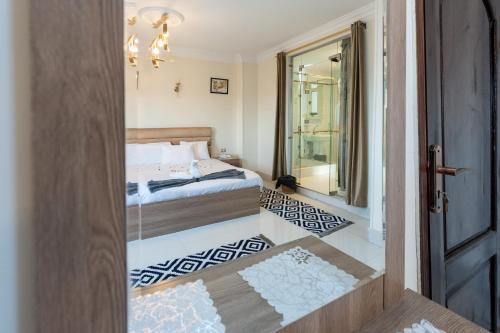 9 Pyramids & Sphinx View Apartment