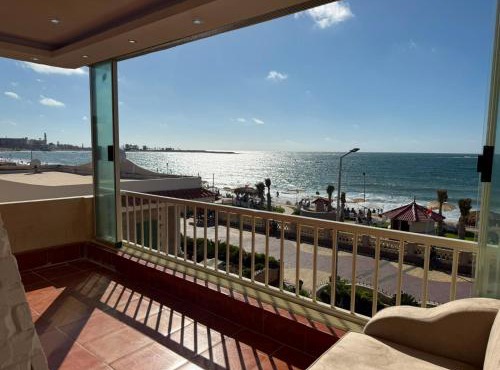 Direct Beachfront - Sea View 2 bed rooms