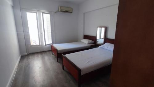 Mamorah beach , 3 bedrooms & living room, families only in Alexandria