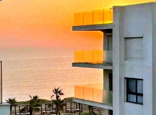 Elegant Family Chalet with Pool View in Porto Said Resort in Al-Manasrah