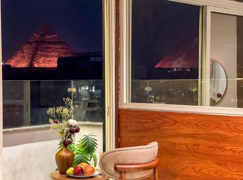 Pyramids Palace View With Rooftop Access in Cairo