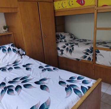 Comfortable 3-Bed Room with Workspace & AC in Cairo