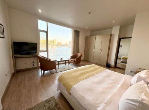 Riverside Hotel