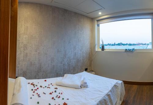 Sonesta Dahabeya Amirat II - Nile Cruise Ship From Luxor to Aswan 4 nights