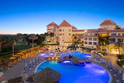Hilton Pyramids Golf